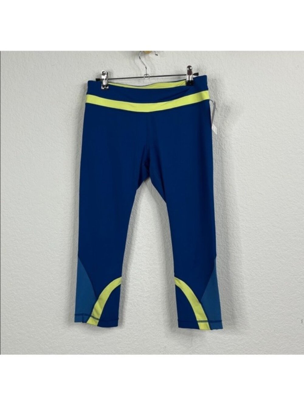 Lululemon Run: Inspire Crop II Limitless Blue / Clarity Yellow Mesh Leg